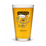 Vaso cervecero Cervézame de Ingesman servido con cerveza, ilustración de un jarro y una botella abrazándose
